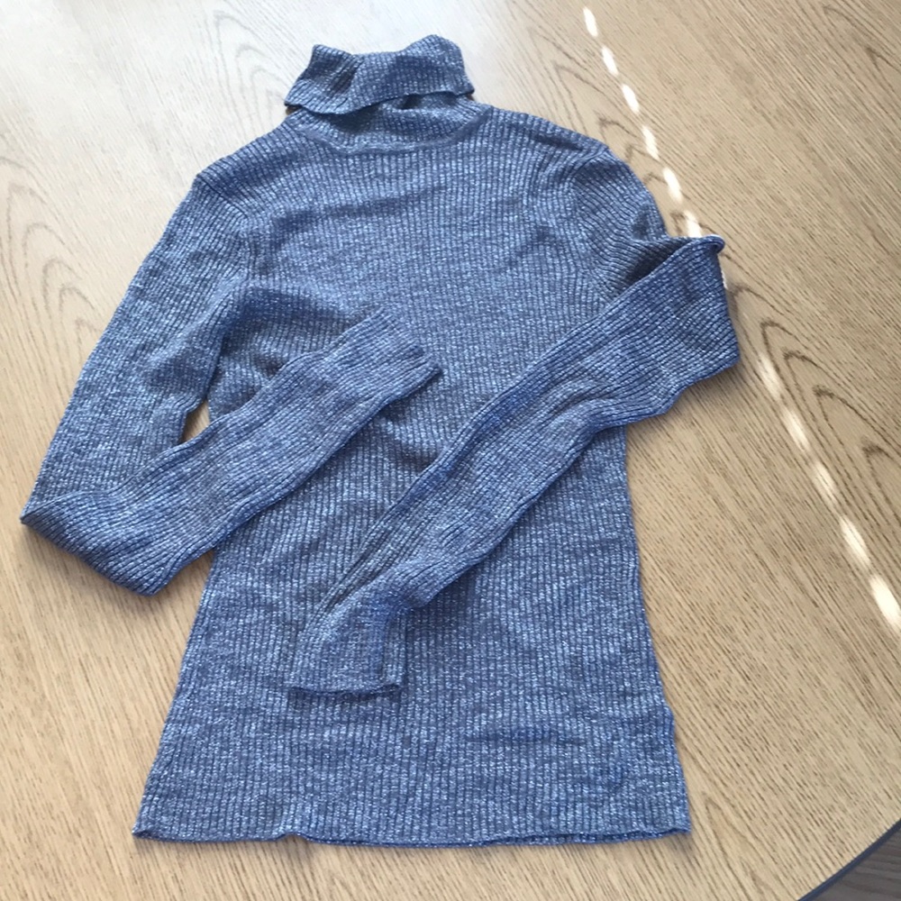 Metro 7 brand turtleneck grey and silver sweater